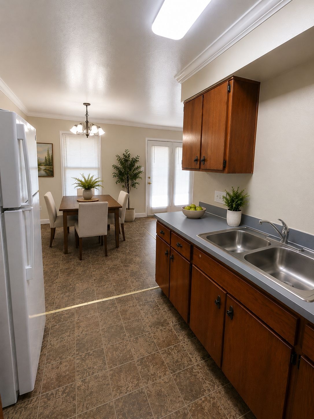 Dining Room at Oak Estates
